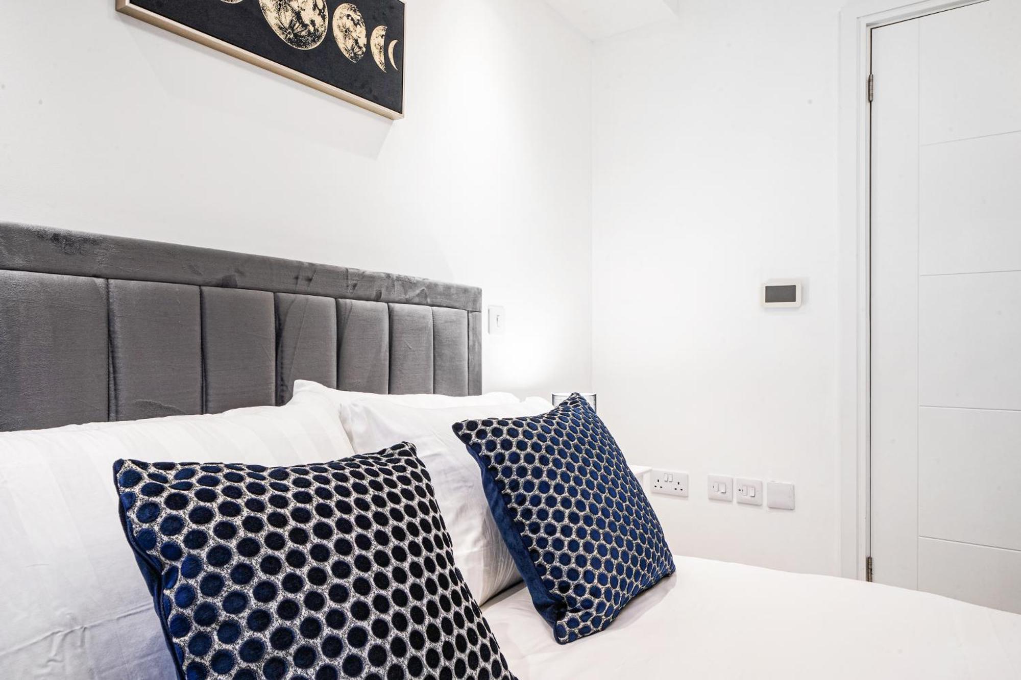 Luxury Apartment With Stunning Views On 10Th Floor Edgware Exterior foto