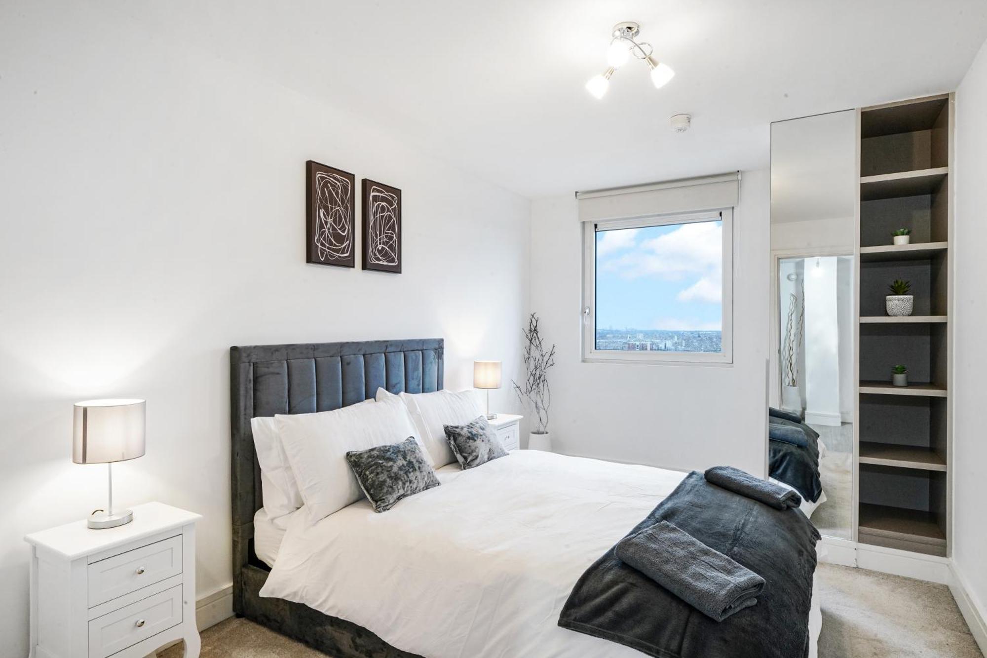 Luxury Apartment With Stunning Views On 10Th Floor Edgware Exterior foto